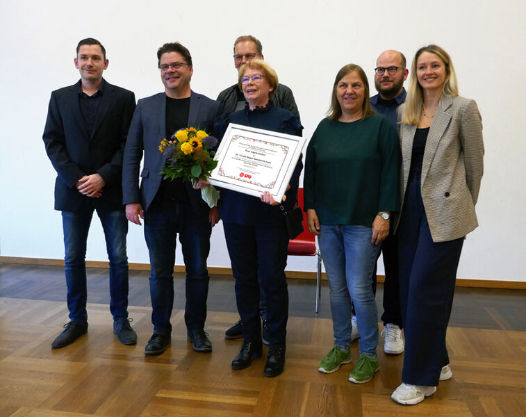 Ursula-Hoppe-Sozialpreis 2022 geht an unsere Angela Steiner